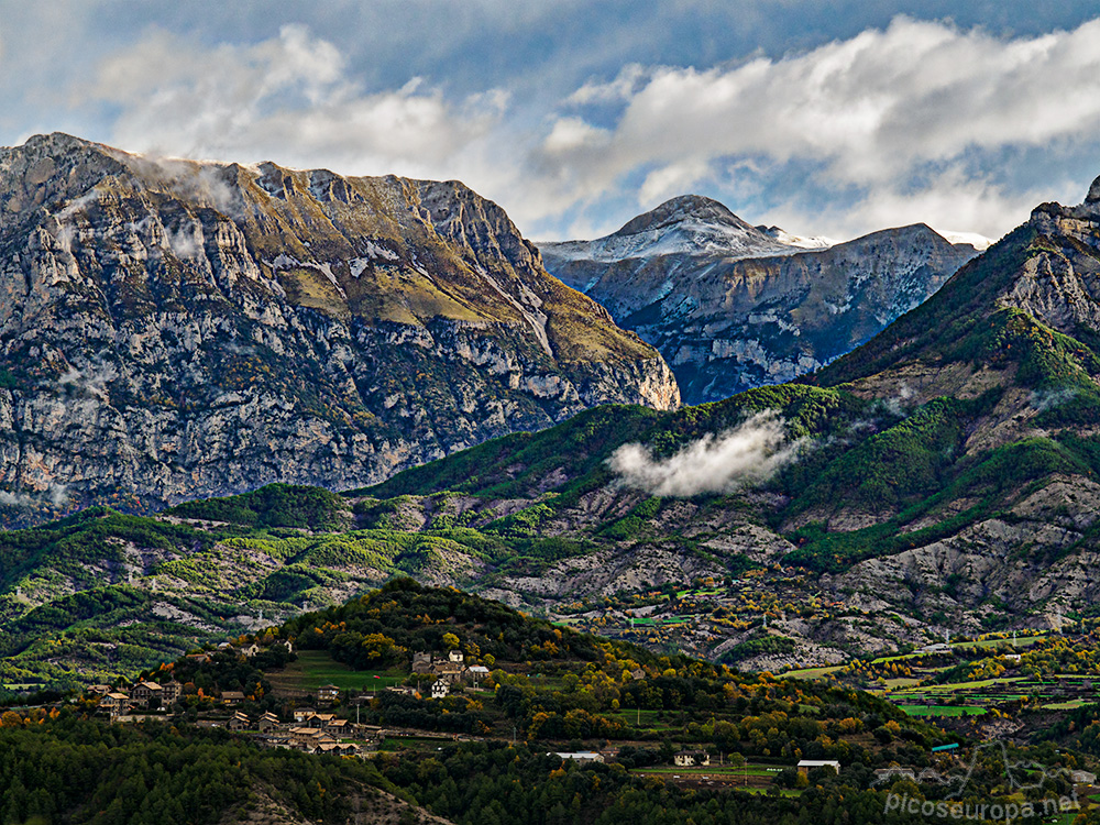 Foto: Punta Llerga y Pico Mobison, Pirineos de Huesca, Aragón, España