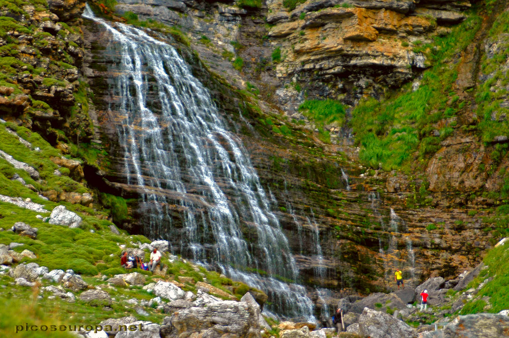 Foto: Cascada de la Cola de Caballo, Parque Nacional de Ordesa y Monte Perdido, Pirineos de Huesca, Aragón