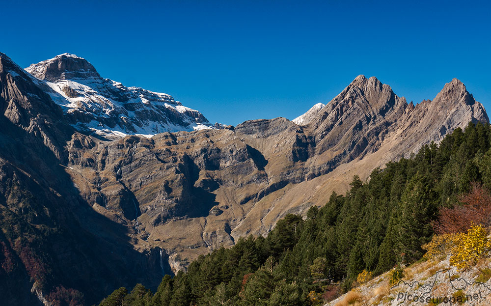 Foto: Balcon de Pineta, por detrs Cilindro y a la derecha Pico de Pineta, Parque Nacional de Ordesa y Monte Perdido