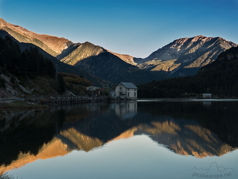 Foto: Embalse de Pineta, Ordesa, Pirineos de Huesca, Aragón.