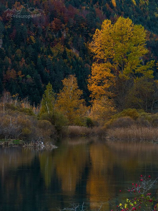 Embalse de Pineta, Ordesa, Pirineos de Huesca, Aragón.